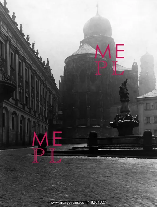 : Residenzplatz in Passau, around 1925 : Residenzplatz in Passau, around 1925