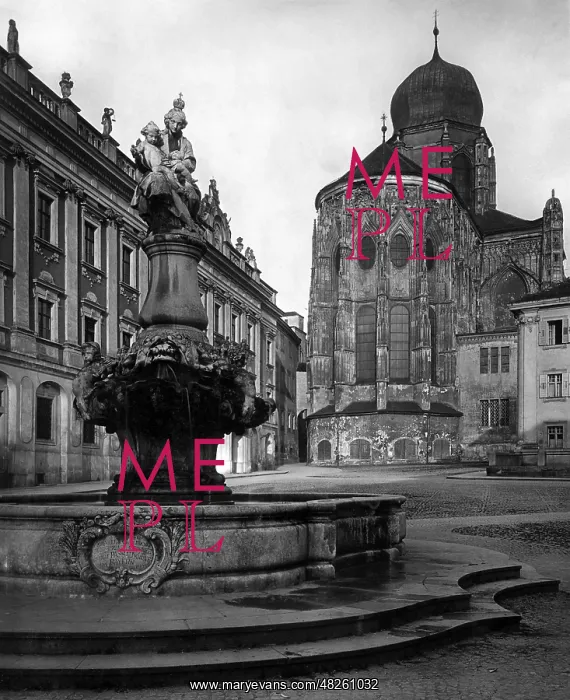 : Residenzplatz in Passau, around 1930 : Residenzplatz in Passau, around 1930