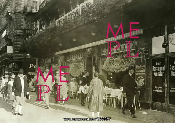 : Restaurant and Cafe Kranzler in Berlin, around 1928 : Restaurant and Cafe Kranzler in Berlin, around 1928