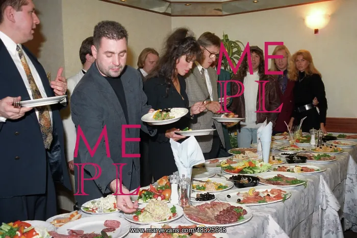 : Restaurant Carousel, 1994 : Restaurant Carousel, 1994