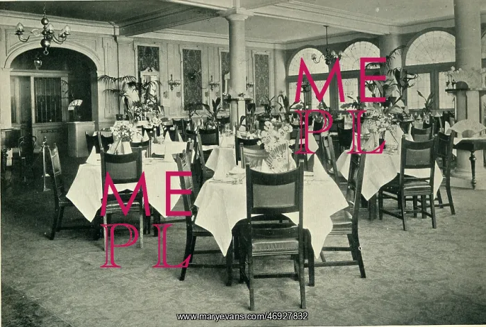 : A restaurant dining-room, 1909 : A restaurant dining-room, 1909