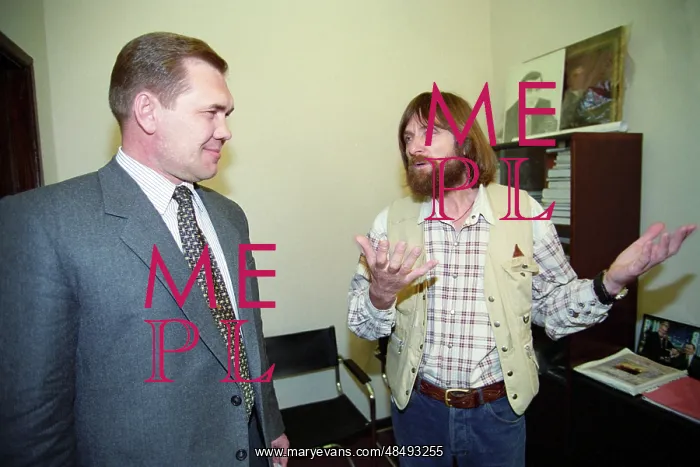 : Retired General Alexander Lebed and Russian traveller : Retired General Alexander Lebed and Russian traveller