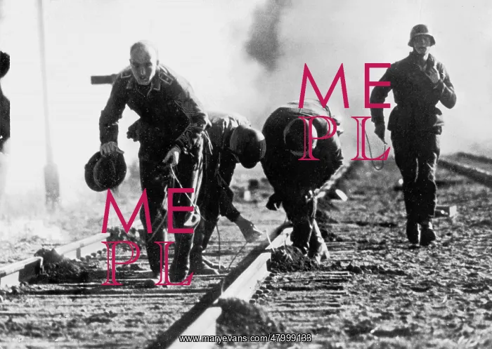 : During the retreat on the Eastern front, German railway : During the retreat on the Eastern front, German railway