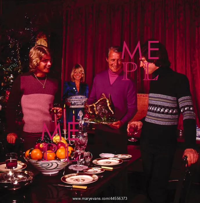 : Retro Christmas gathering : Retro Christmas gathering