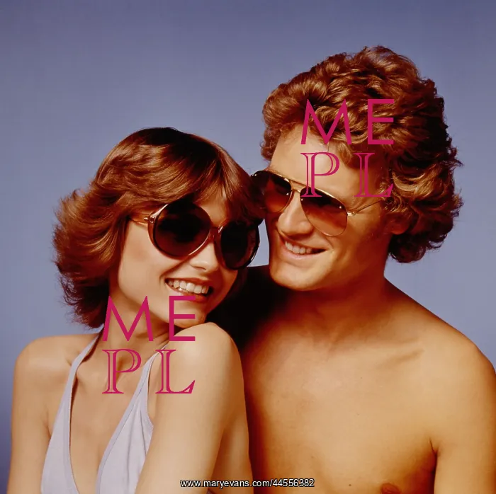  : Retro Couple modelling sunglasses