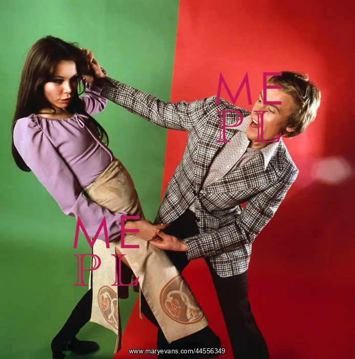  : Retro fashion models