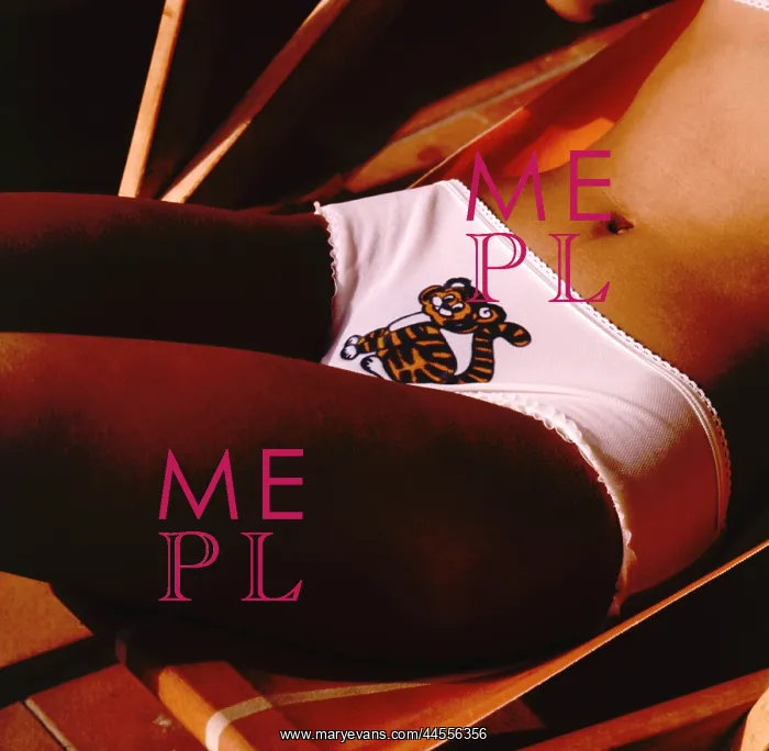  : Retro female model in tiger pants