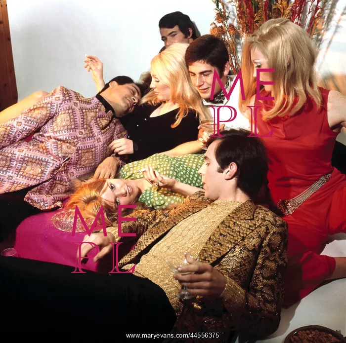 : Retro group gathering : Retro group gathering