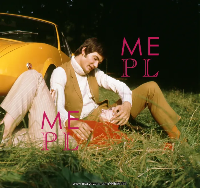 : Retro romantic couple 1970s : Retro romantic couple 1970s