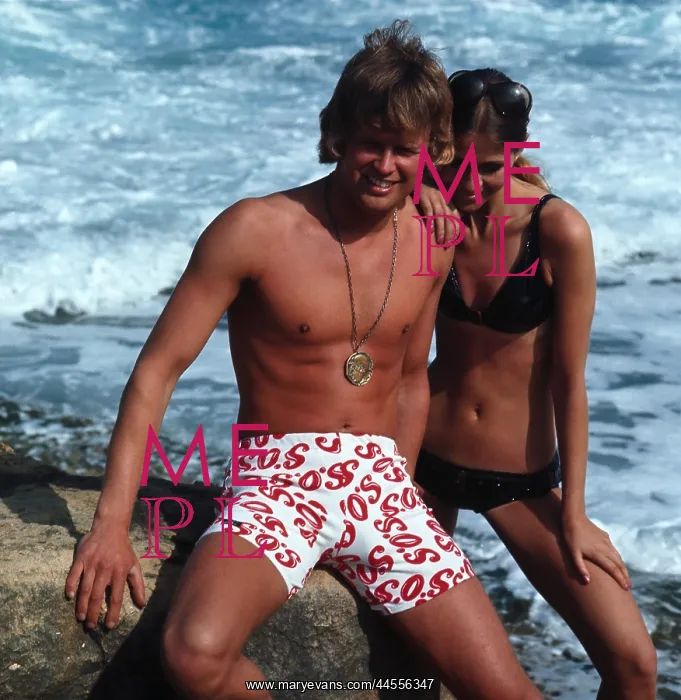 : Retro swimsuit models