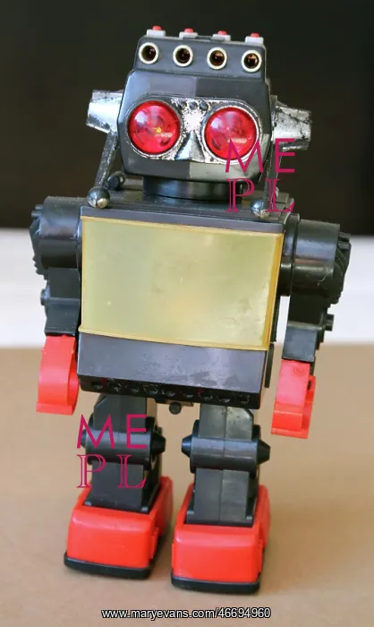 : Retro Toy Walking Plastic Robot - Grey Body (1 / 2) : Retro Toy Walking Plastic Robot - Grey Body (1 / 2)