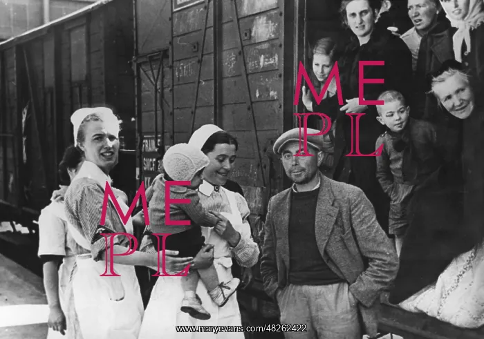 : Return of French refugees, 1940 : Return of French refugees, 1940