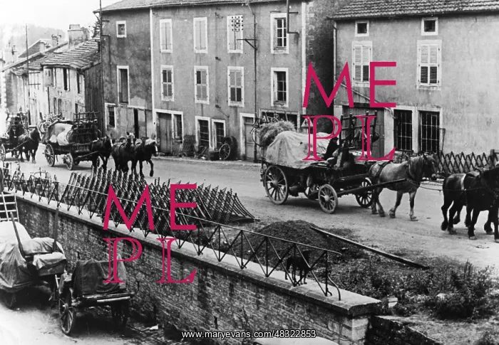 : Return of French refugees, 1940 : Return of French refugees, 1940