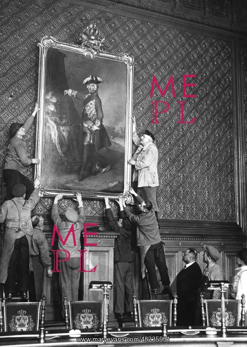 : Return of a Friedrich-portrait in the municipal boardroom in : Return of a Friedrich-portrait in the municipal boardroom in