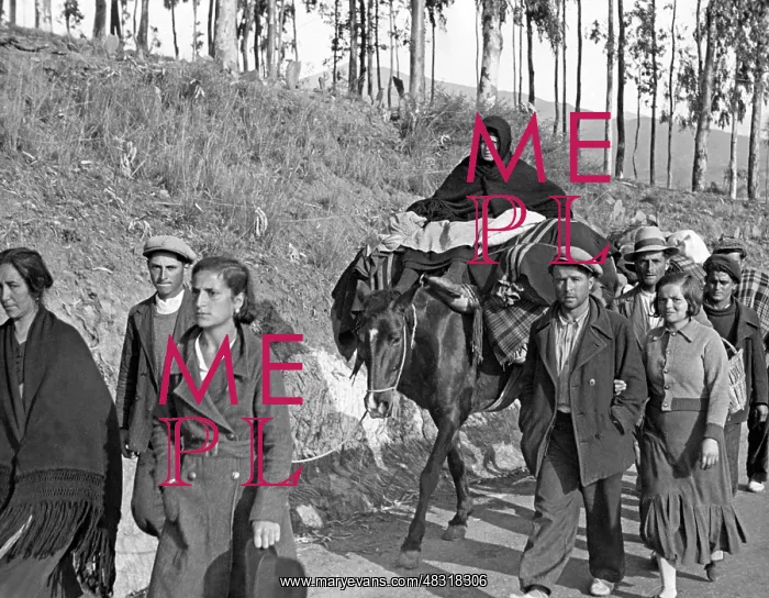 : Return of refugees to Malaga, 1937 : Return of refugees to Malaga, 1937