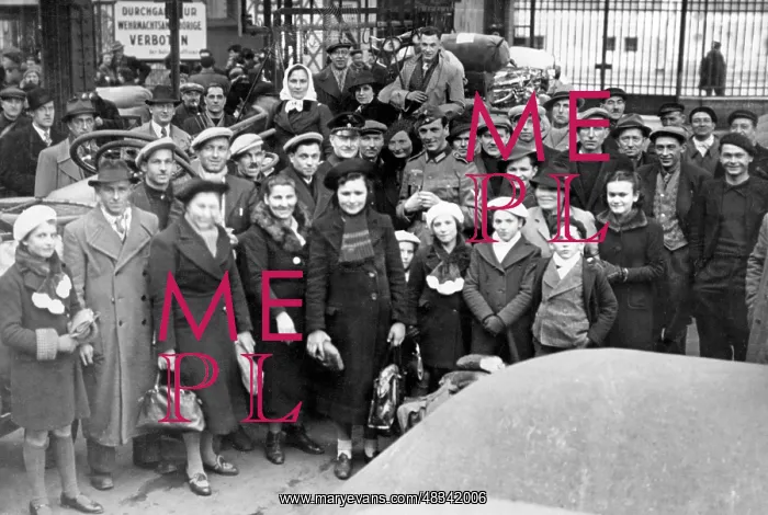 : Return of Slovaks from Paris, 1941 : Return of Slovaks from Paris, 1941