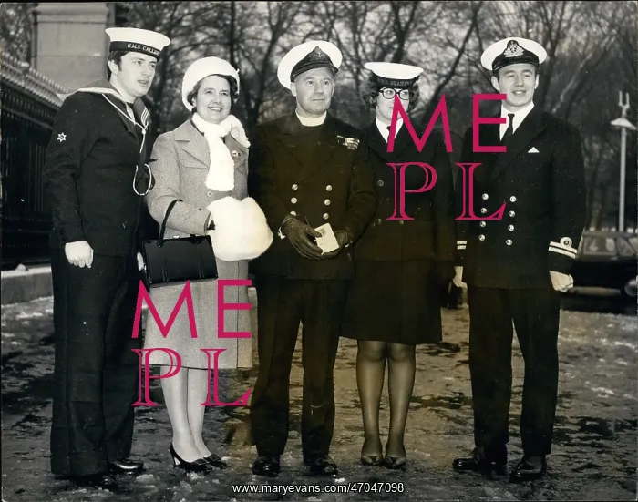 : Rev John Richardson OBE, with family : Rev John Richardson OBE, with family