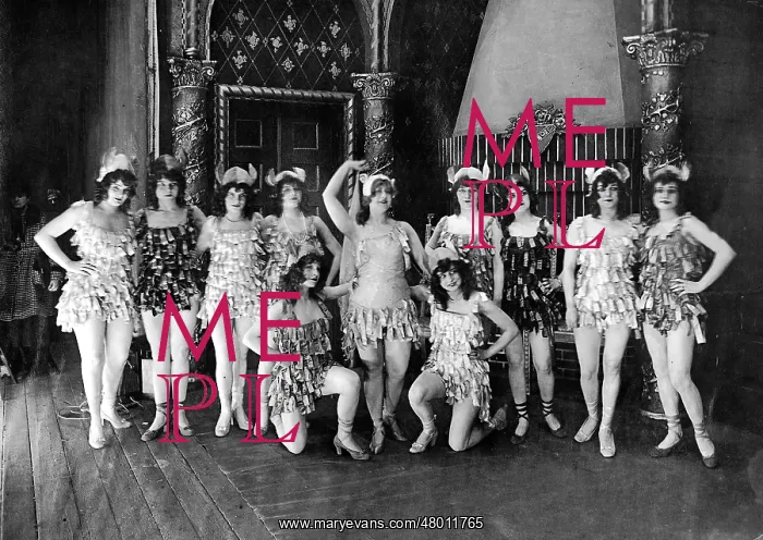 : Revue troop in Berlin, 1920 : Revue troop in Berlin, 1920