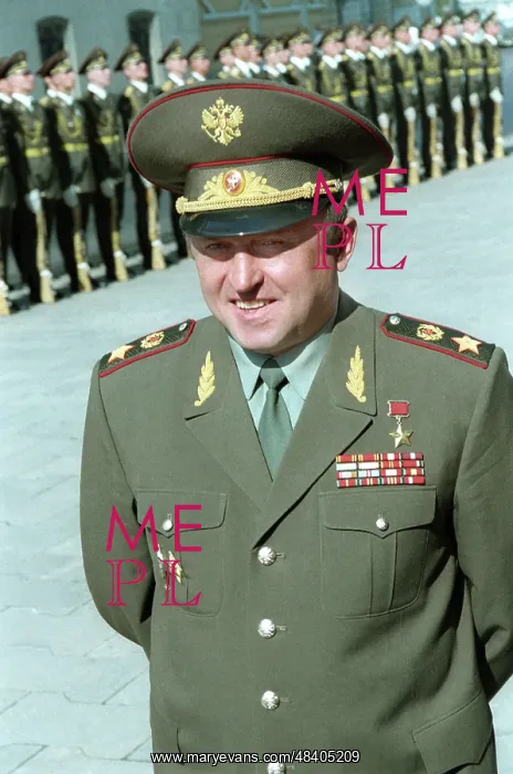 : RF defence Minister Pavel Grachev. 1994 : RF defence Minister Pavel Grachev. 1994