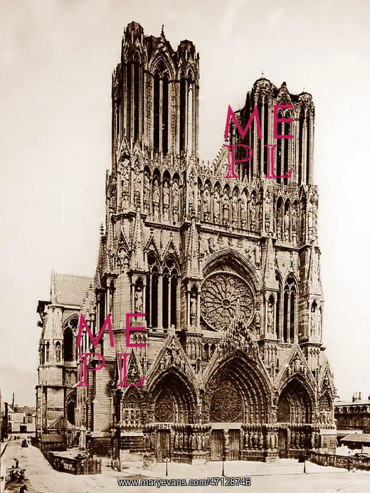  : Rheims cathedral after WW1
