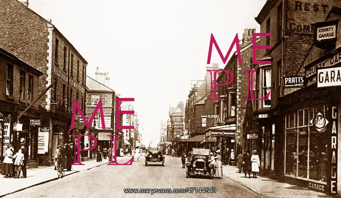  : Rhyl High Street possibly 1920s