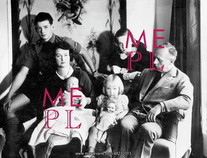 : The Ribbentrop family : The Ribbentrop family