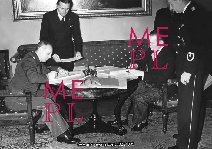 : Ribbentrop and Urbsys at the signing of the German-Lithu : Ribbentrop and Urbsys at the signing of the German-Lithu