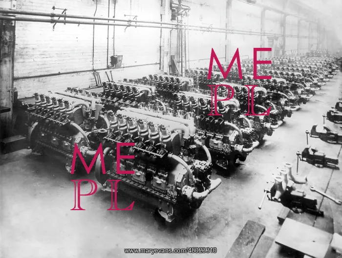 : Ricardo tank engines in a workshop, WW1 : Ricardo tank engines in a workshop, WW1