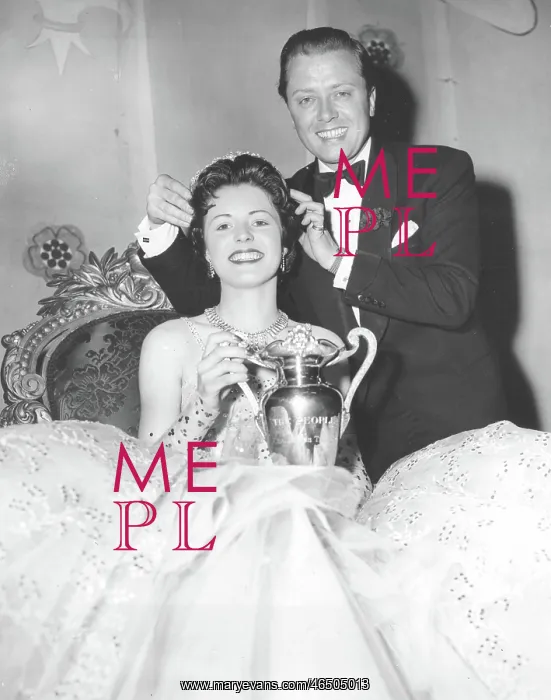 : Richard Attenborough and Molly Mackenzie : Richard Attenborough and Molly Mackenzie
