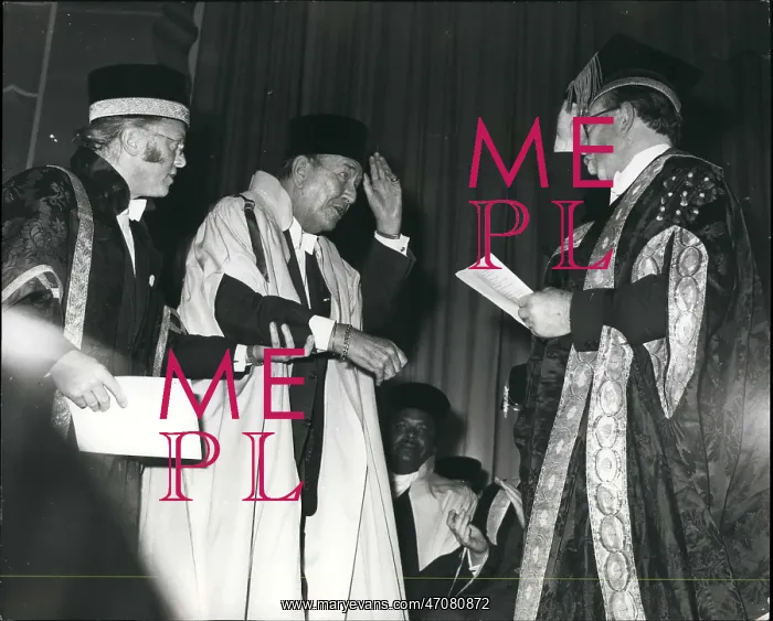 : Richard Attenborough and Noel Coward : Richard Attenborough and Noel Coward