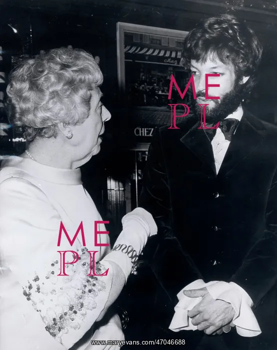 : Richard Chamberlain, Edith Evans, film premiere, London : Richard Chamberlain, Edith Evans, film premiere, London
