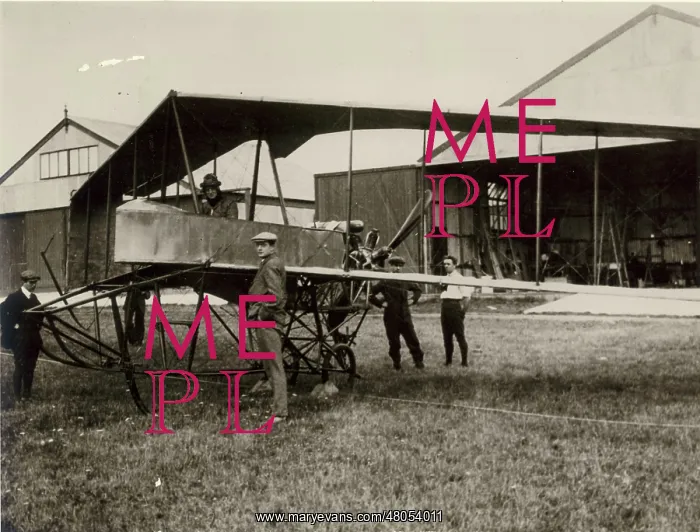 : Richard Fairey with a Dunne D8 : Richard Fairey with a Dunne D8