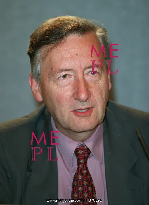  : Richard Livsey MP