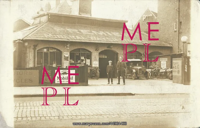 : Richards Garage, Bexleyheath : Richards Garage, Bexleyheath
