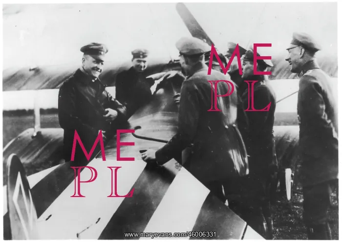 : Richthofen and members of the Jagdstaffel : Richthofen and members of the Jagdstaffel