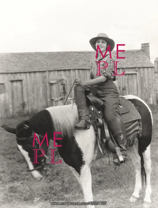 : Riding side saddle