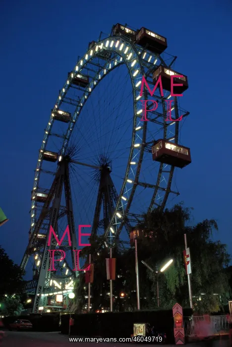  : Riesenrad at night