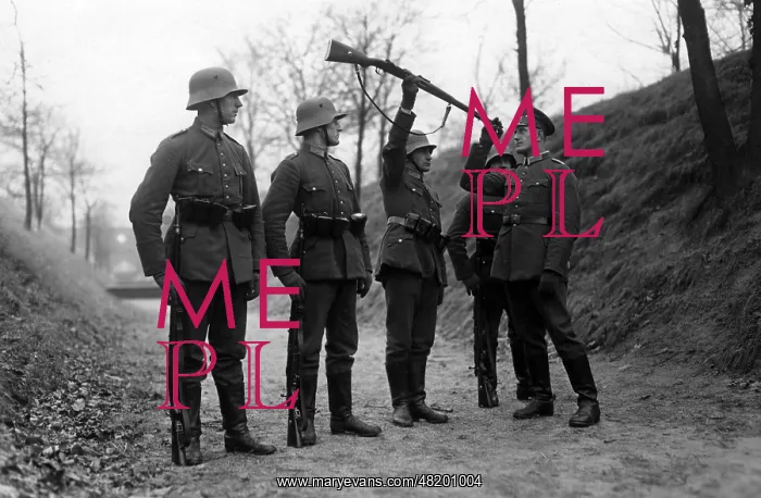 : Rifle control at the Reichswehr, 1921 : Rifle control at the Reichswehr, 1921