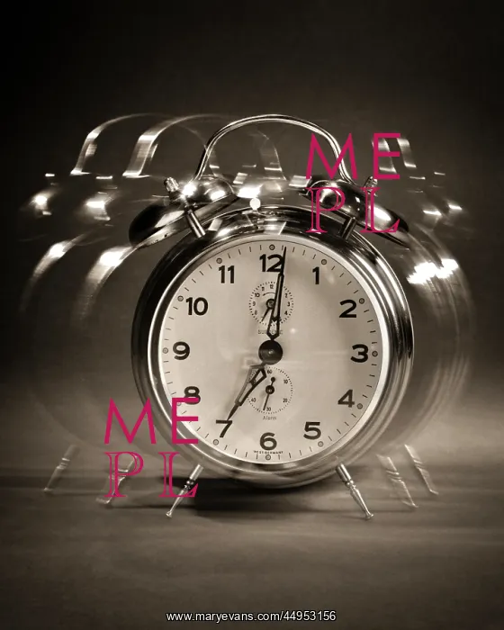 : Ringing Moving Shaking Alarm Clock at 7 O?Clock : Ringing Moving Shaking Alarm Clock at 7 O?Clock