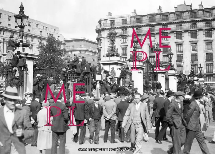 : Riots at Hyde Park in London, 1934 : Riots at Hyde Park in London, 1934