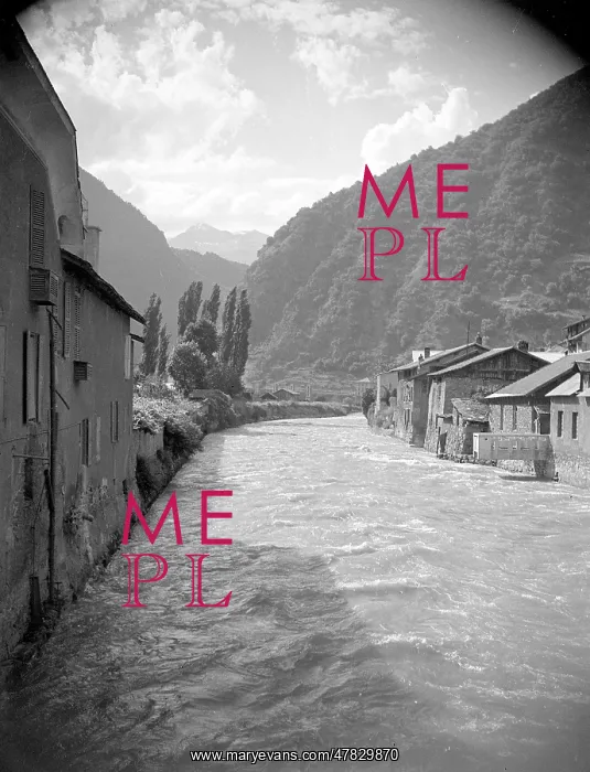 : The river Arly, flowing through Albertville : The river Arly, flowing through Albertville