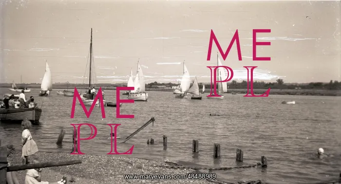 : The River Crouch, Hullbridge, Essex : The River Crouch, Hullbridge, Essex
