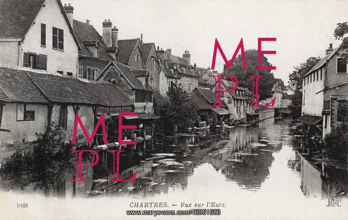 : The River Eure - flowing through Chartres, France : The River Eure - flowing through Chartres, France