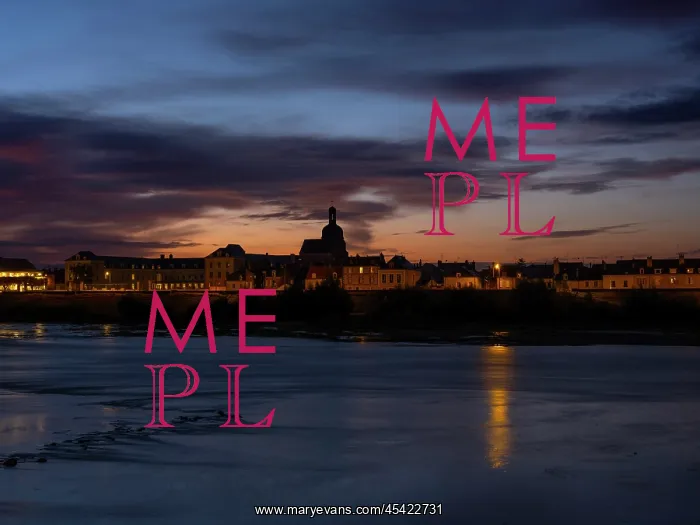 : River Loire and Quai Aristide Briand, Blois, Loir-et-Cher : River Loire and Quai Aristide Briand, Blois, Loir-et-Cher