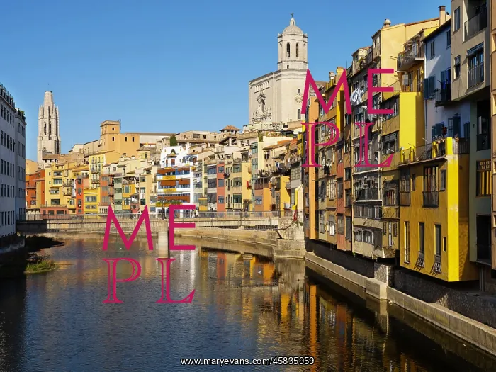 : River Onyar, Girona, Catalonia, Spain : River Onyar, Girona, Catalonia, Spain