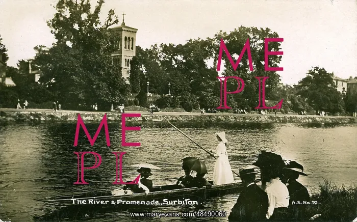 : River & Promenade, Surbiton, London : River & Promenade, Surbiton, London