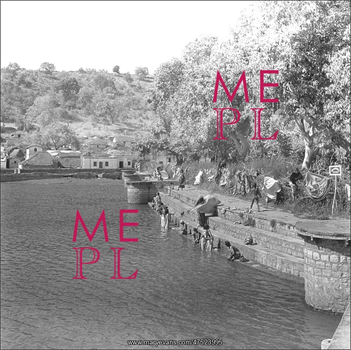 : River and riverbank, Madhya Pradesh, Central India : River and riverbank, Madhya Pradesh, Central India