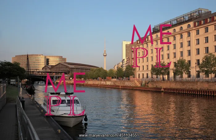 : River Spree and Friedrichstrasse Bahnhof, Berlin, Germany : River Spree and Friedrichstrasse Bahnhof, Berlin, Germany