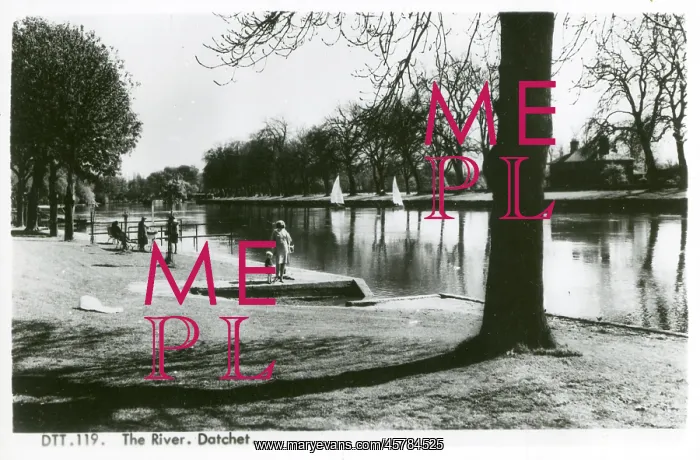  : The River Thames at Datchet, Berkshire