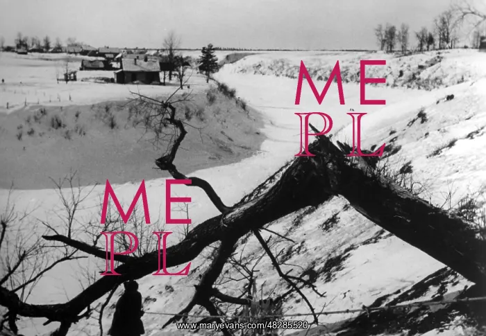 : Riverbed of the frozen Lowat in Cholm, 1942 : Riverbed of the frozen Lowat in Cholm, 1942